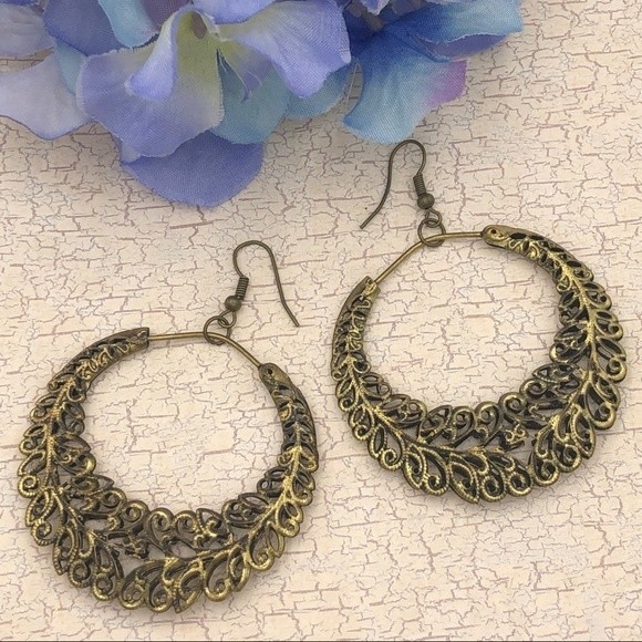 🍀 Burnished Gold Filigree Boho Dangle Earrings - Picture 1 of 2